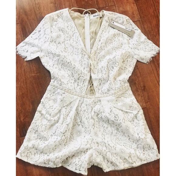 NWT Floral Ivory White Lace Summer Romper - Picture 3 of 4